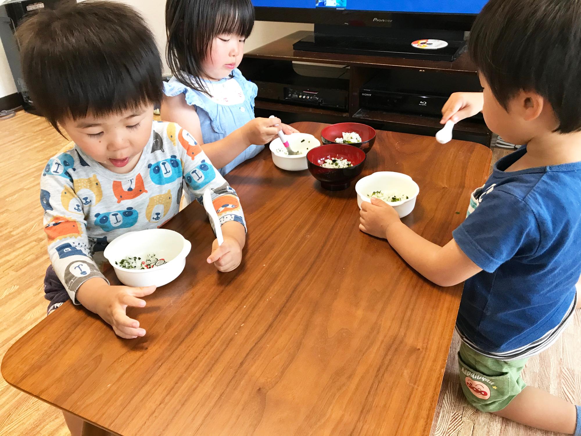 子供たちも食が進み、おかわりの声があがりました