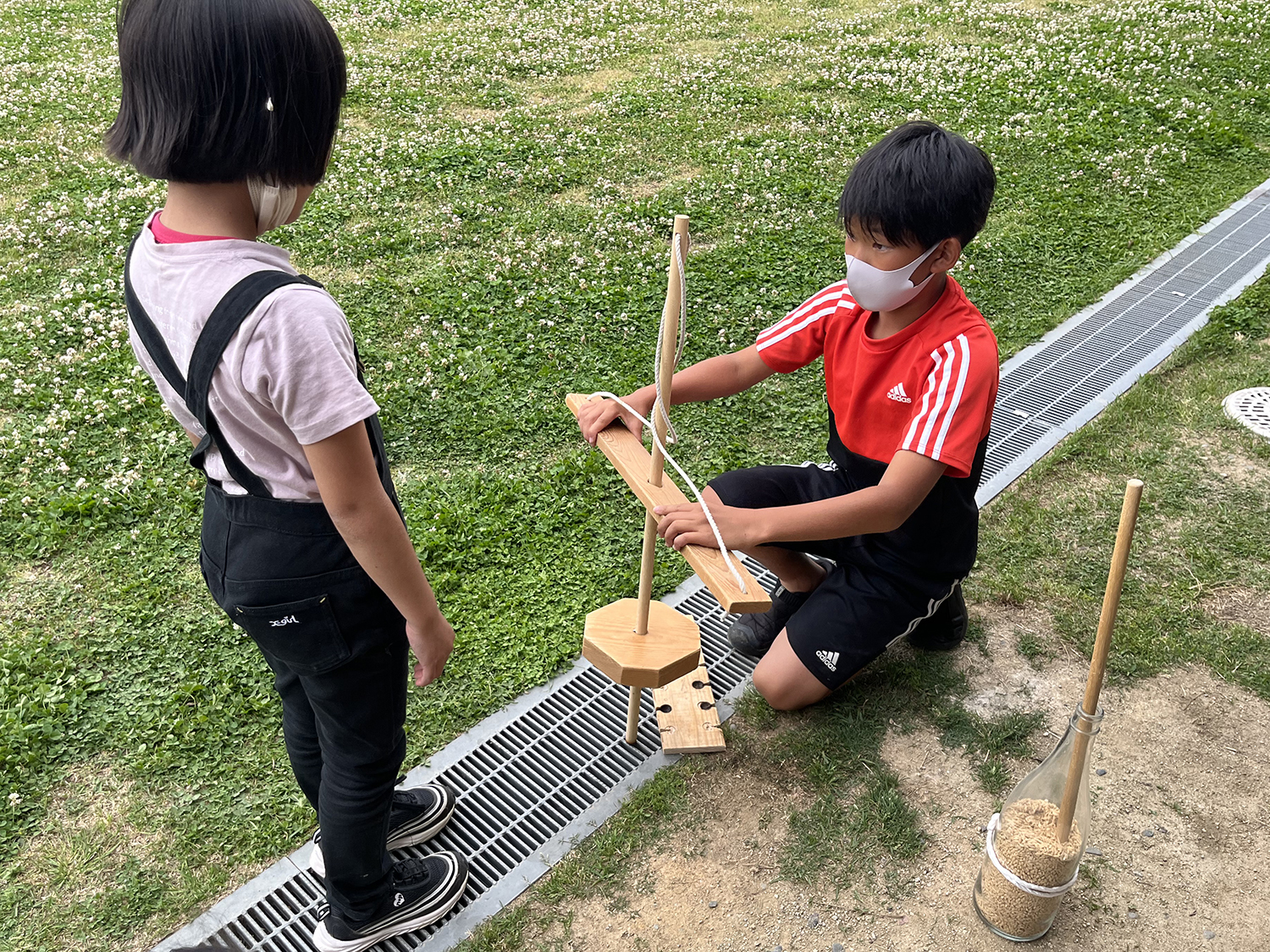 順番に火起こし体験