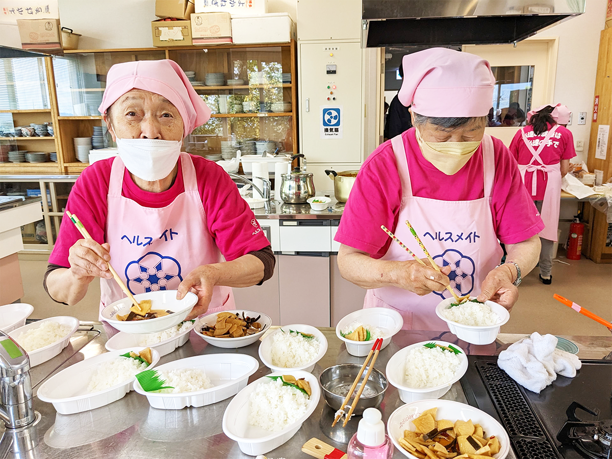 「おいしい」の言葉が何よりも嬉しいと食進会のみなさん