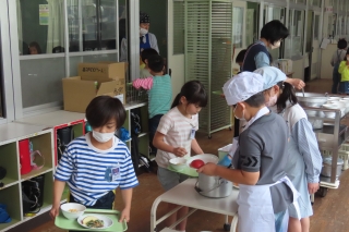 給食開始