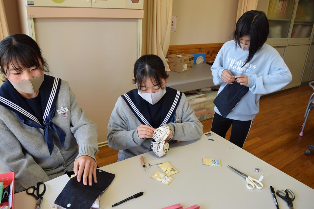 給食感謝集会贈り物