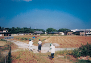 次の調査地へ急ぐ